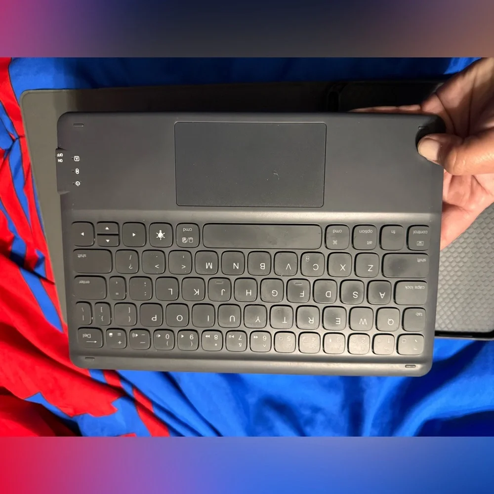 iPad Case with Wireless Detachable Keyboard